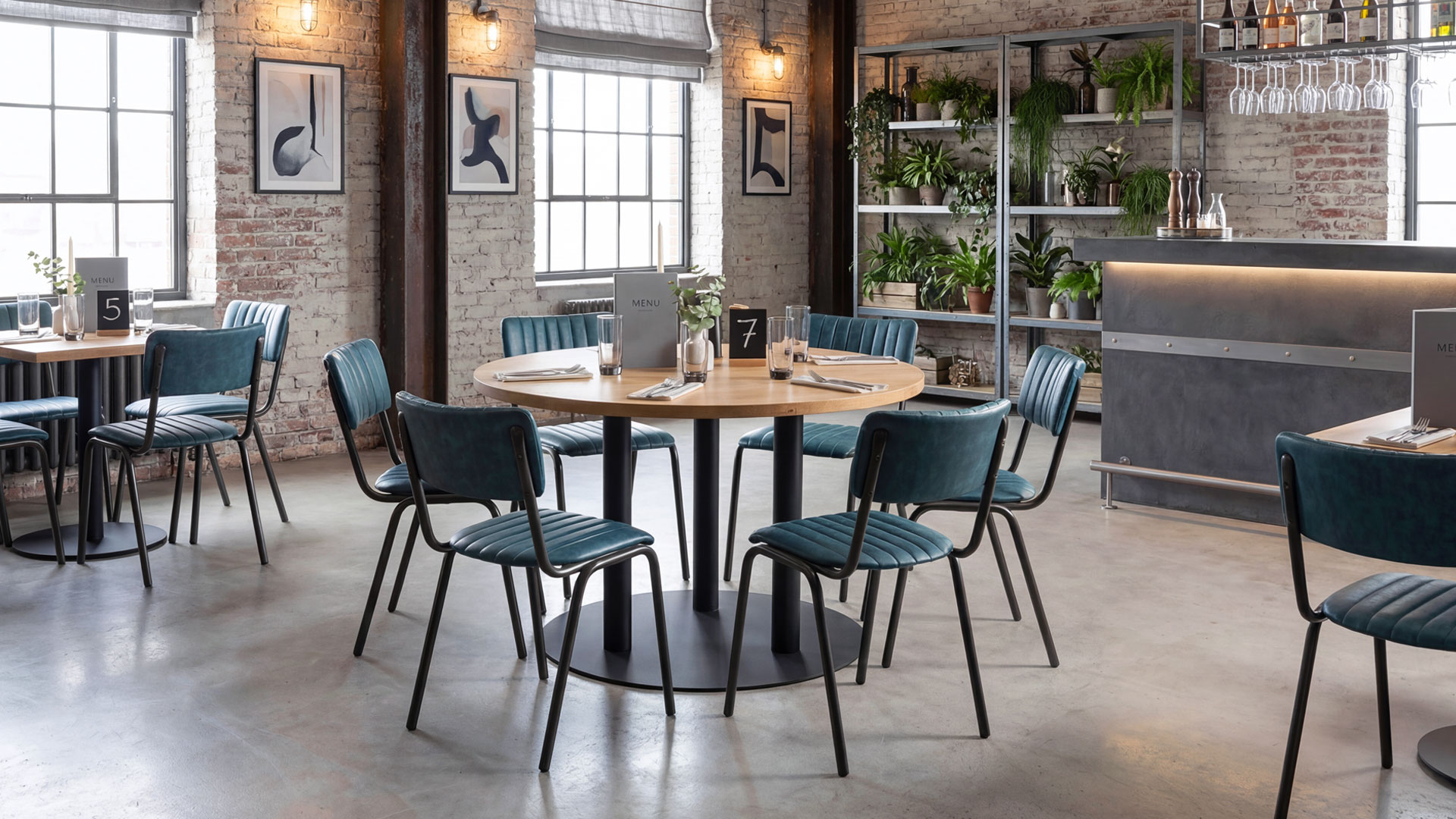 Round Commercial Tables